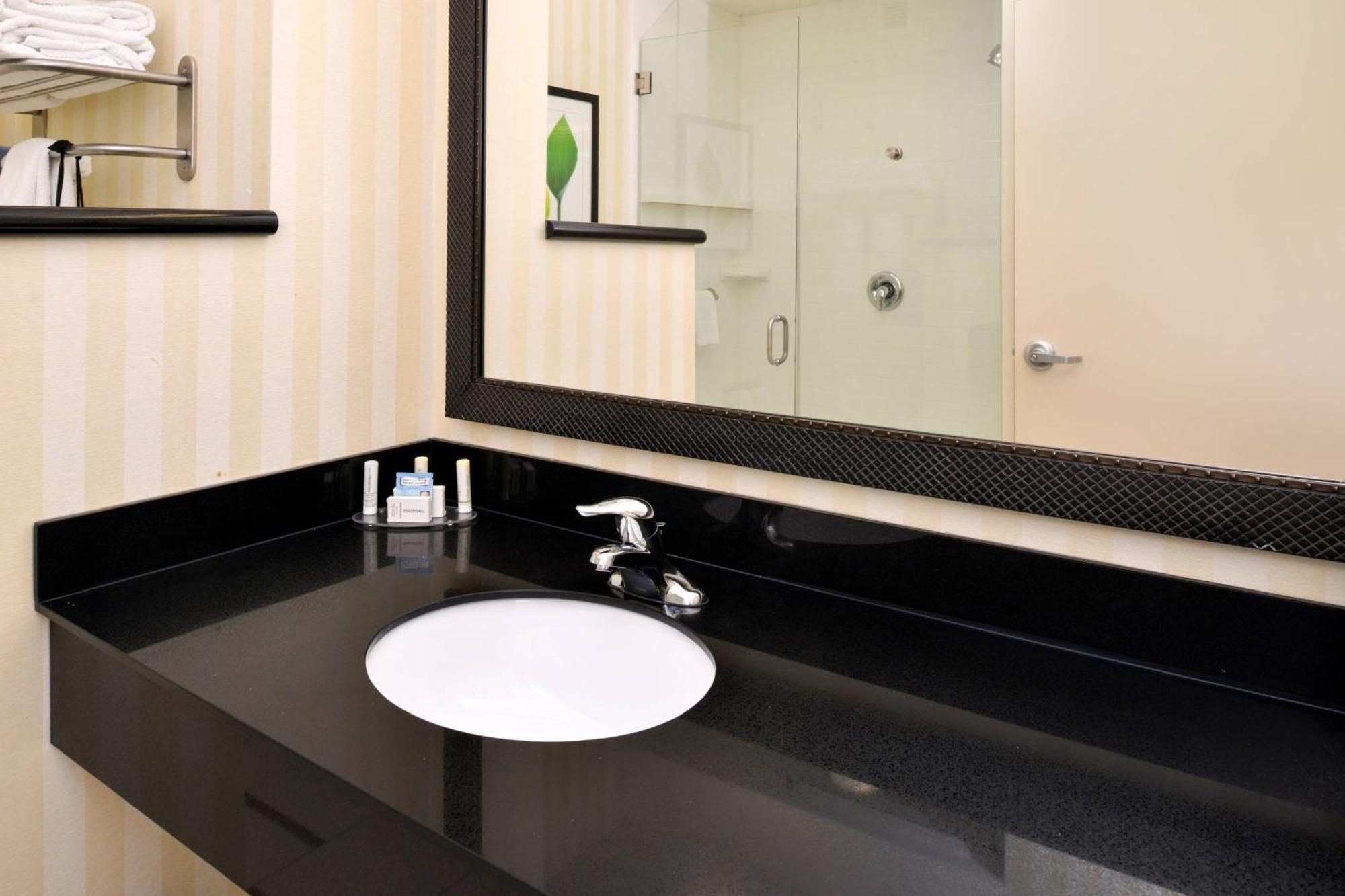 Fairfield Inn & Suites By Marriott Cedar Rapids Zewnętrze zdjęcie