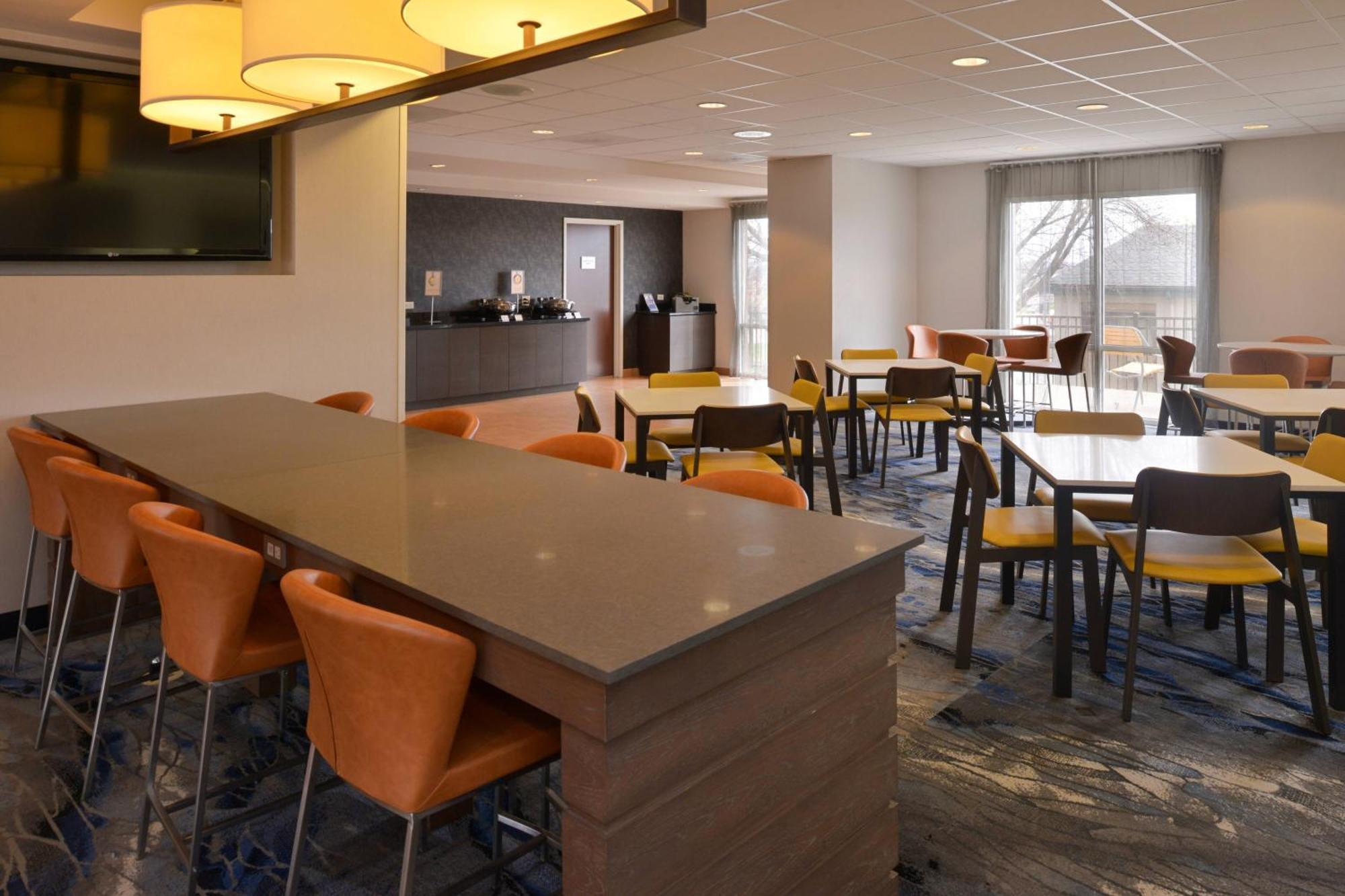 Fairfield Inn & Suites By Marriott Cedar Rapids Zewnętrze zdjęcie